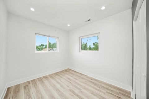 Tiny photo for 3715 Euclid Avenue, Berwyn, IL 60402 (MLS # 12489905)