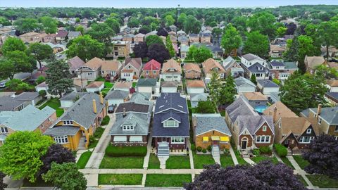 Tiny photo for 3715 Euclid Avenue, Berwyn, IL 60402 (MLS # 12489905)