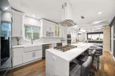 Tiny photo for 3715 Euclid Avenue, Berwyn, IL 60402 (MLS # 12489905)