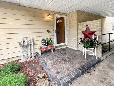 Tiny photo for 1616 Golfview Circle, Rantoul, IL 61866 (MLS # 12652681)