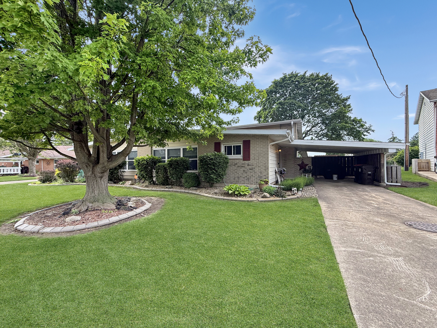 1616 Golfview Circle