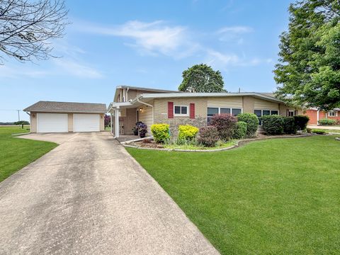 Photo of 1616 Golfview Circle, Rantoul, IL 61866 (MLS # 12652681)