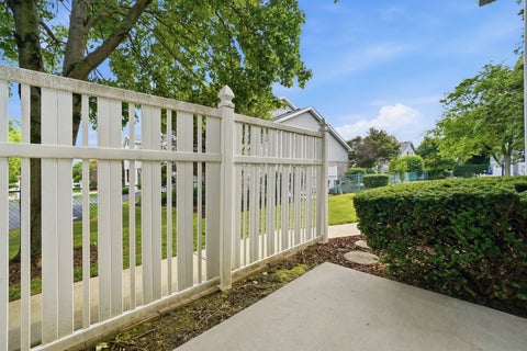 Tiny photo for 15348 Meadow Court #D, Oak Forest, IL 60452 (MLS # 12670179)