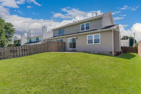 Tiny photo for 62 Vermont Avenue, Bloomington, IL 61701 (MLS # 12689396)