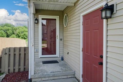 Tiny photo for 62 Vermont Avenue, Bloomington, IL 61701 (MLS # 12689396)