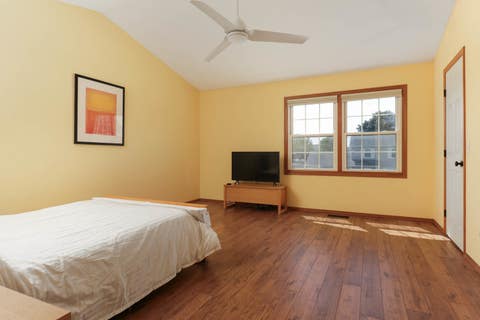 Tiny photo for 62 Vermont Avenue, Bloomington, IL 61701 (MLS # 12689396)