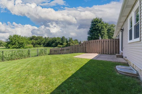 Tiny photo for 62 Vermont Avenue, Bloomington, IL 61701 (MLS # 12689396)