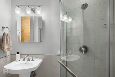 Tiny photo for 3325 N Lincoln Avenue #302, Chicago, IL 60657 (MLS # 12635825)