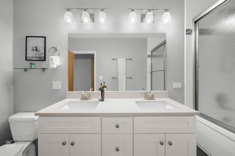 Tiny photo for 3325 N Lincoln Avenue #302, Chicago, IL 60657 (MLS # 12635825)