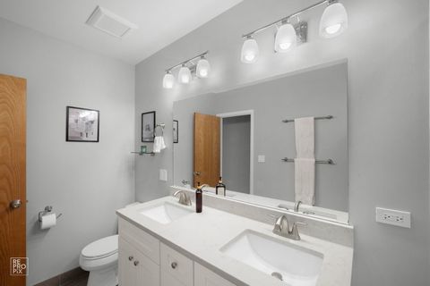 Tiny photo for 3325 N Lincoln Avenue #302, Chicago, IL 60657 (MLS # 12635825)