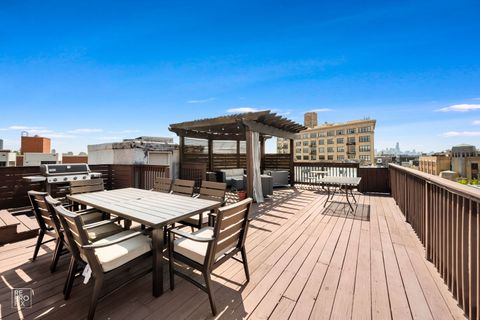Tiny photo for 3325 N Lincoln Avenue #302, Chicago, IL 60657 (MLS # 12635825)