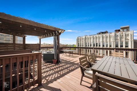 Tiny photo for 3325 N Lincoln Avenue #302, Chicago, IL 60657 (MLS # 12635825)