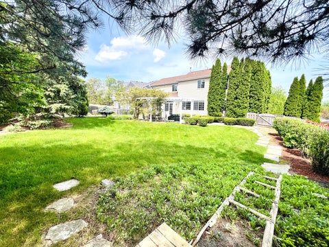 Tiny photo for 416 PTARMIGAN Place, Lindenhurst, IL 60046 (MLS # 12676248)