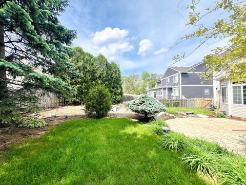 Tiny photo for 416 PTARMIGAN Place, Lindenhurst, IL 60046 (MLS # 12676248)