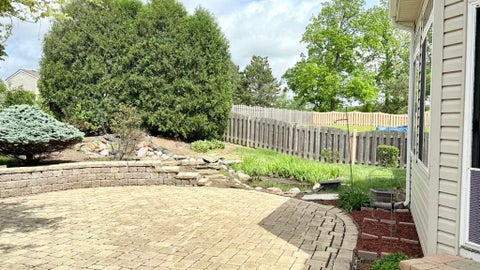 Tiny photo for 416 PTARMIGAN Place, Lindenhurst, IL 60046 (MLS # 12676248)