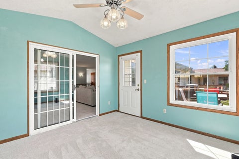 Tiny photo for 2615 W 63rd Street #2615, Davenport, IA 52806 (MLS # 12759080)