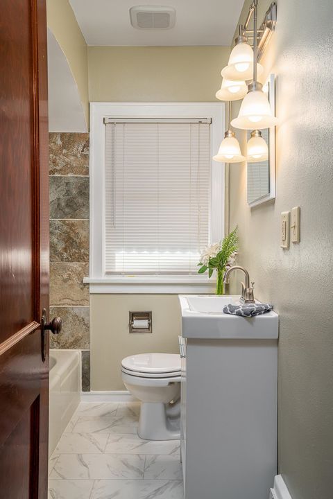 Tiny photo for 2308 Wilkes Avenue, Davenport, IA 52804 (MLS # 100000280)