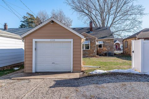 Tiny photo for 2308 Wilkes Avenue, Davenport, IA 52804 (MLS # 100000280)