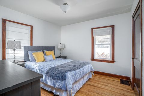 Tiny photo for 2308 Wilkes Avenue, Davenport, IA 52804 (MLS # 100000280)