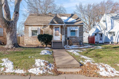 Tiny photo for 2308 Wilkes Avenue, Davenport, IA 52804 (MLS # 100000280)