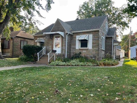 Photo of 2308 Wilkes Avenue, Davenport, IA 52804 (MLS # 100000280)