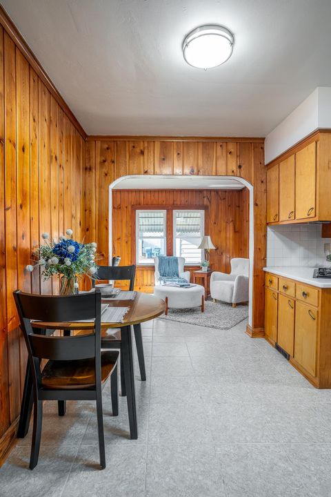 Tiny photo for 2308 Wilkes Avenue, Davenport, IA 52804 (MLS # 100000280)