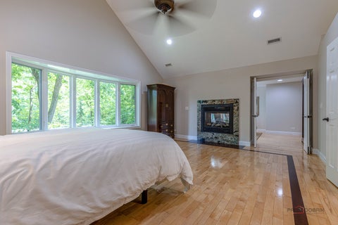 Tiny photo for 28588 N Tanglewood Court, Libertyville, IL 60048 (MLS # 12664338)