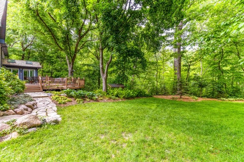 Tiny photo for 28588 N Tanglewood Court, Libertyville, IL 60048 (MLS # 12664338)