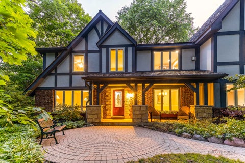 Tiny photo for 28588 N Tanglewood Court, Libertyville, IL 60048 (MLS # 12664338)