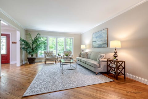Tiny photo for 28588 N Tanglewood Court, Libertyville, IL 60048 (MLS # 12664338)