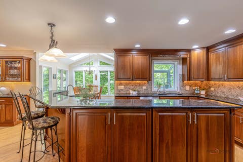 Tiny photo for 28588 N Tanglewood Court, Libertyville, IL 60048 (MLS # 12664338)