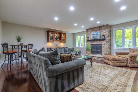 Tiny photo for 28588 N Tanglewood Court, Libertyville, IL 60048 (MLS # 12664338)