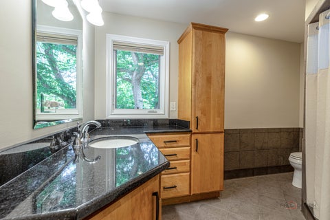 Tiny photo for 28588 N Tanglewood Court, Libertyville, IL 60048 (MLS # 12664338)