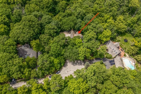 Tiny photo for 28588 N Tanglewood Court, Libertyville, IL 60048 (MLS # 12664338)