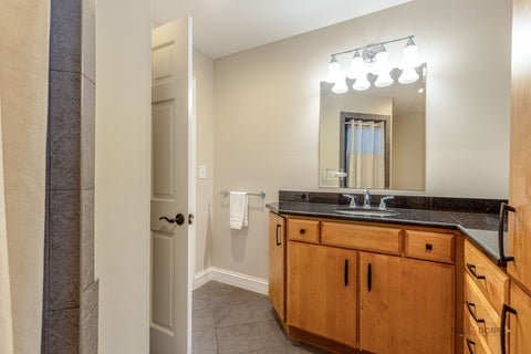Tiny photo for 28588 N Tanglewood Court, Libertyville, IL 60048 (MLS # 12664338)