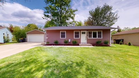 Photo of 305 Cedar Court, Streamwood, IL 60107 (MLS # 12640986)