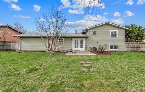 Tiny photo for Crystal Lake, IL 60014 (MLS # 12603291)