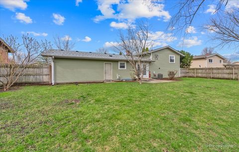 Tiny photo for Crystal Lake, IL 60014 (MLS # 12603291)