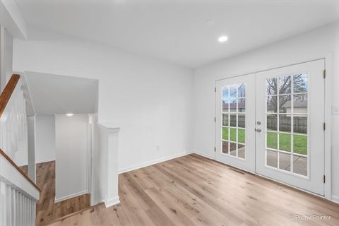 Tiny photo for Crystal Lake, IL 60014 (MLS # 12603291)