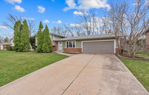 Tiny photo for Crystal Lake, IL 60014 (MLS # 12603291)