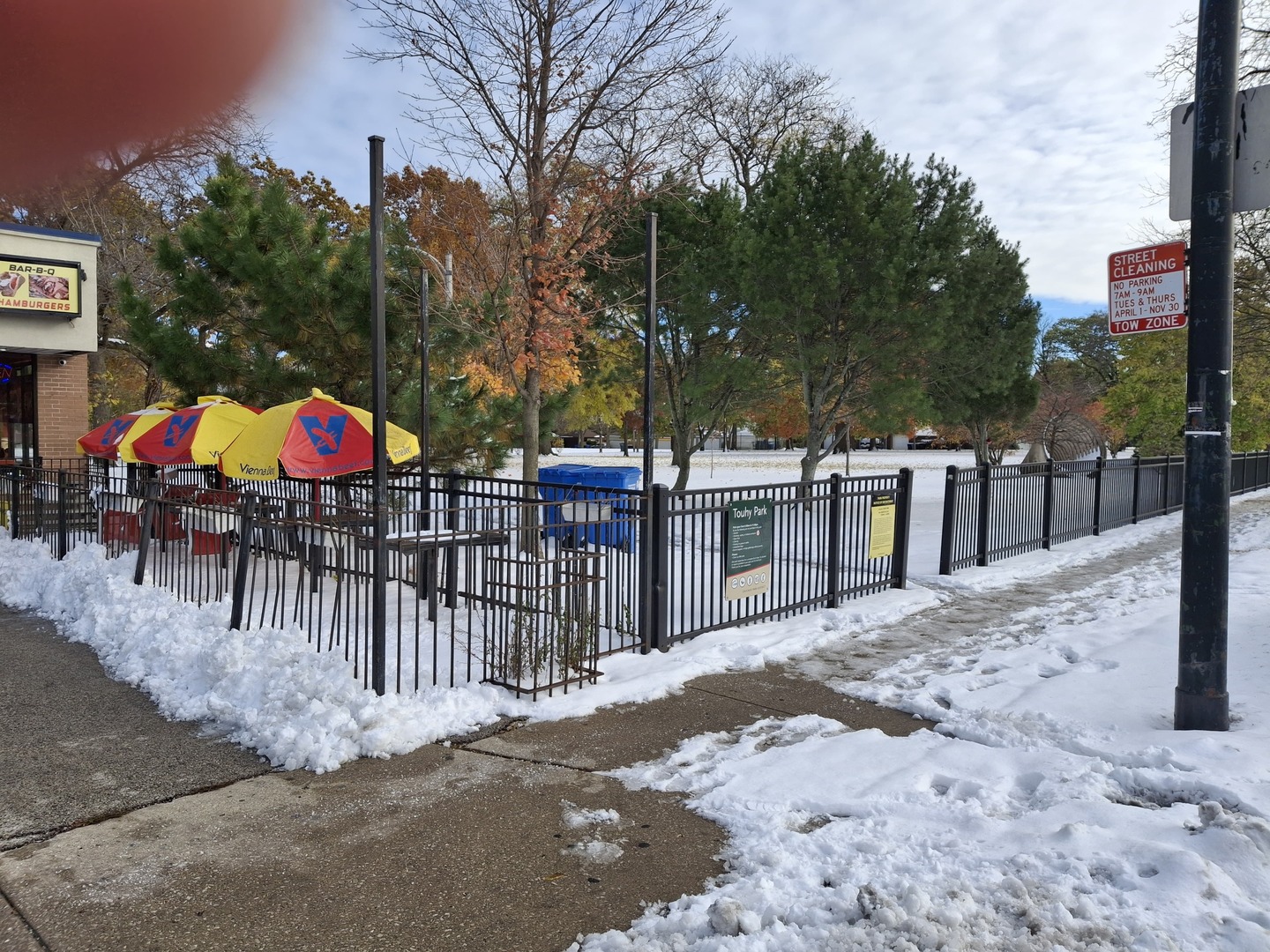 7355 N Clark Street, Chicago, IL, 60626 1 7355 N Clark Street