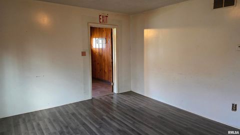 Tiny photo for 205 SHAW Street, Harrisburg, IL 62946 (MLS # EB457508)