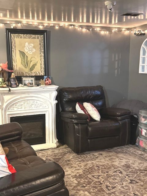 Tiny photo for 14241 S Marquette Avenue, Burnham, IL 60633 (MLS # 12500024)