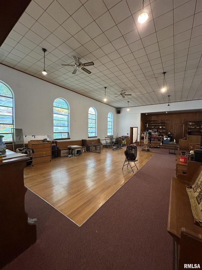 120 W POPLAR Street