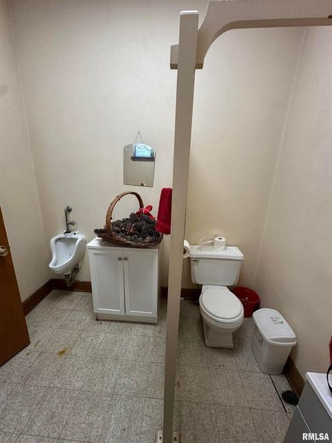 Tiny photo for 120 W POPLAR Street, Noble, IL 62868 (MLS # EB460280)