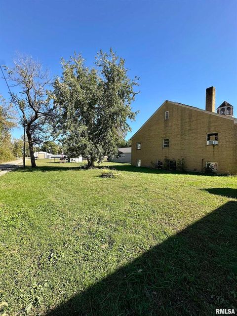 Tiny photo for 120 W POPLAR Street, Noble, IL 62868 (MLS # EB460280)