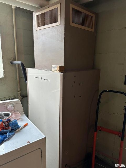 Tiny photo for 120 W POPLAR Street, Noble, IL 62868 (MLS # EB460280)