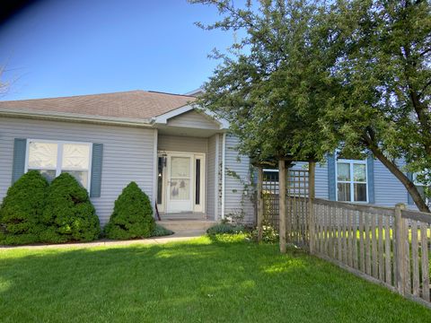 Property photo of 586 Chestnut Drive, Oswego, IL 60543
