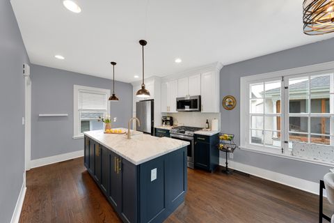 Tiny photo for 252 sunset Avenue, Glen Ellyn, IL 60137 (MLS # 12626927)