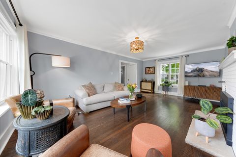 Tiny photo for 252 sunset Avenue, Glen Ellyn, IL 60137 (MLS # 12626927)